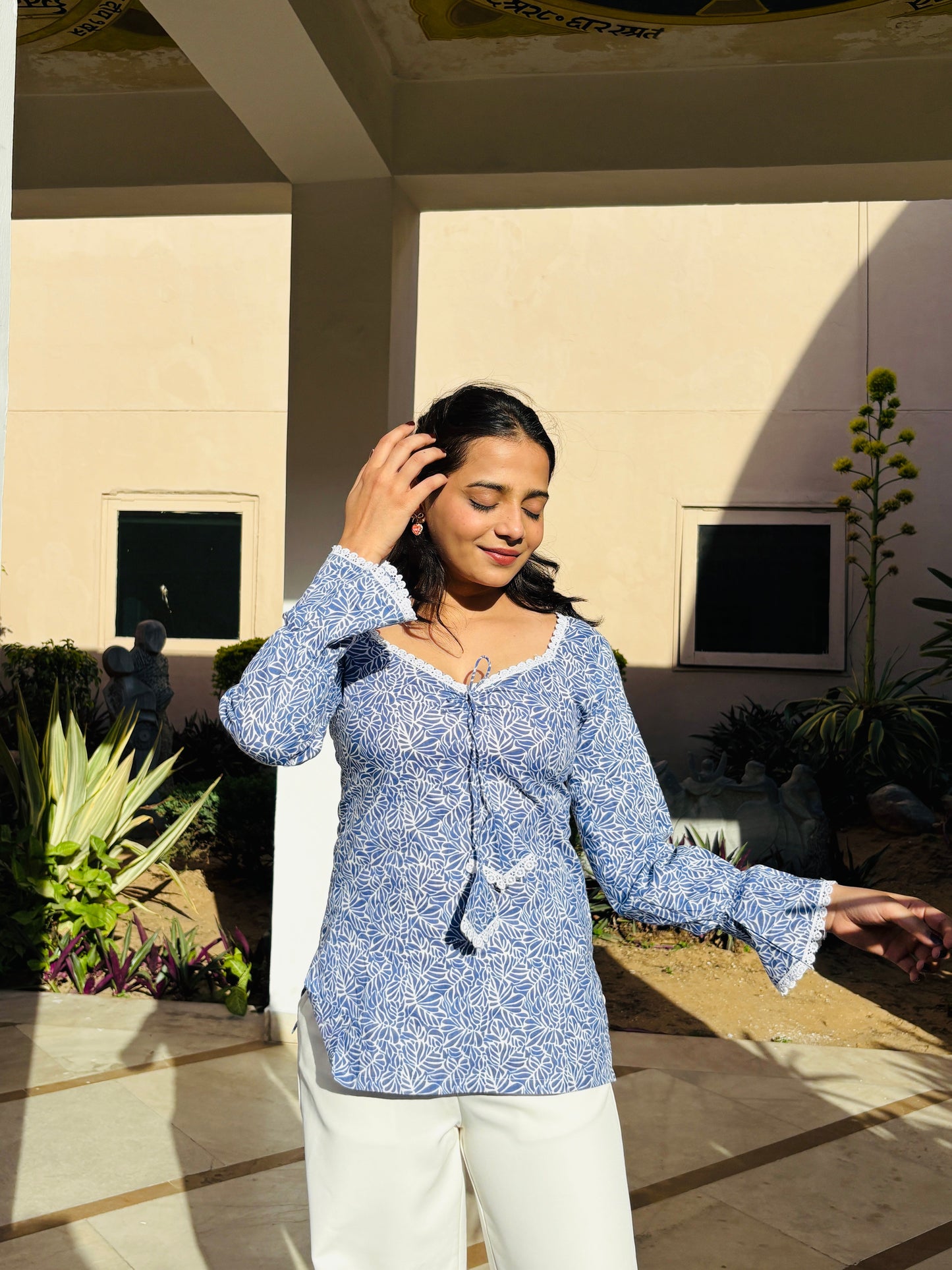 Noor Balloon Sleeves Blue Top
