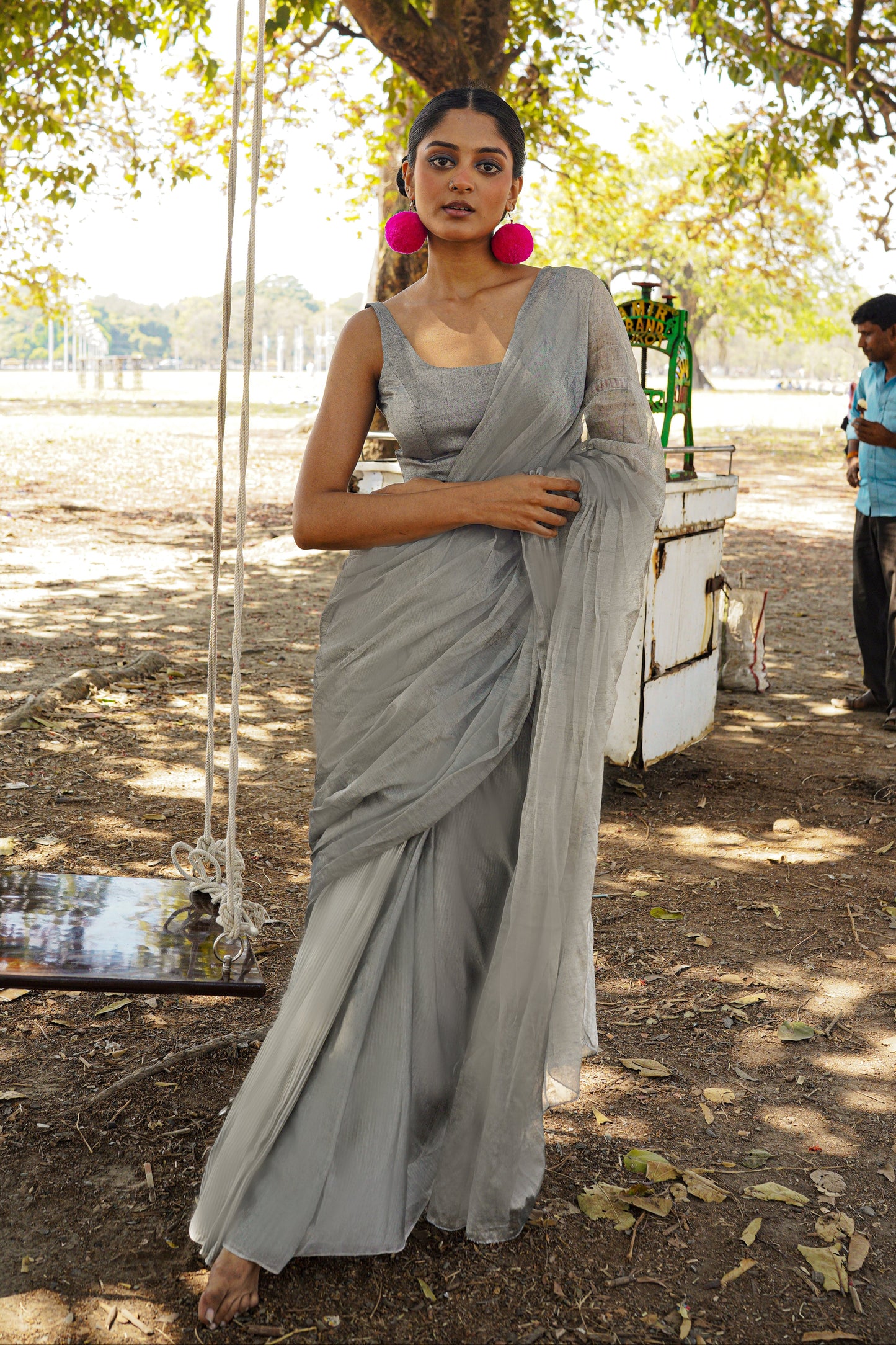 Cola Ice Gola I Grey Handloom Cotton Silk Saree