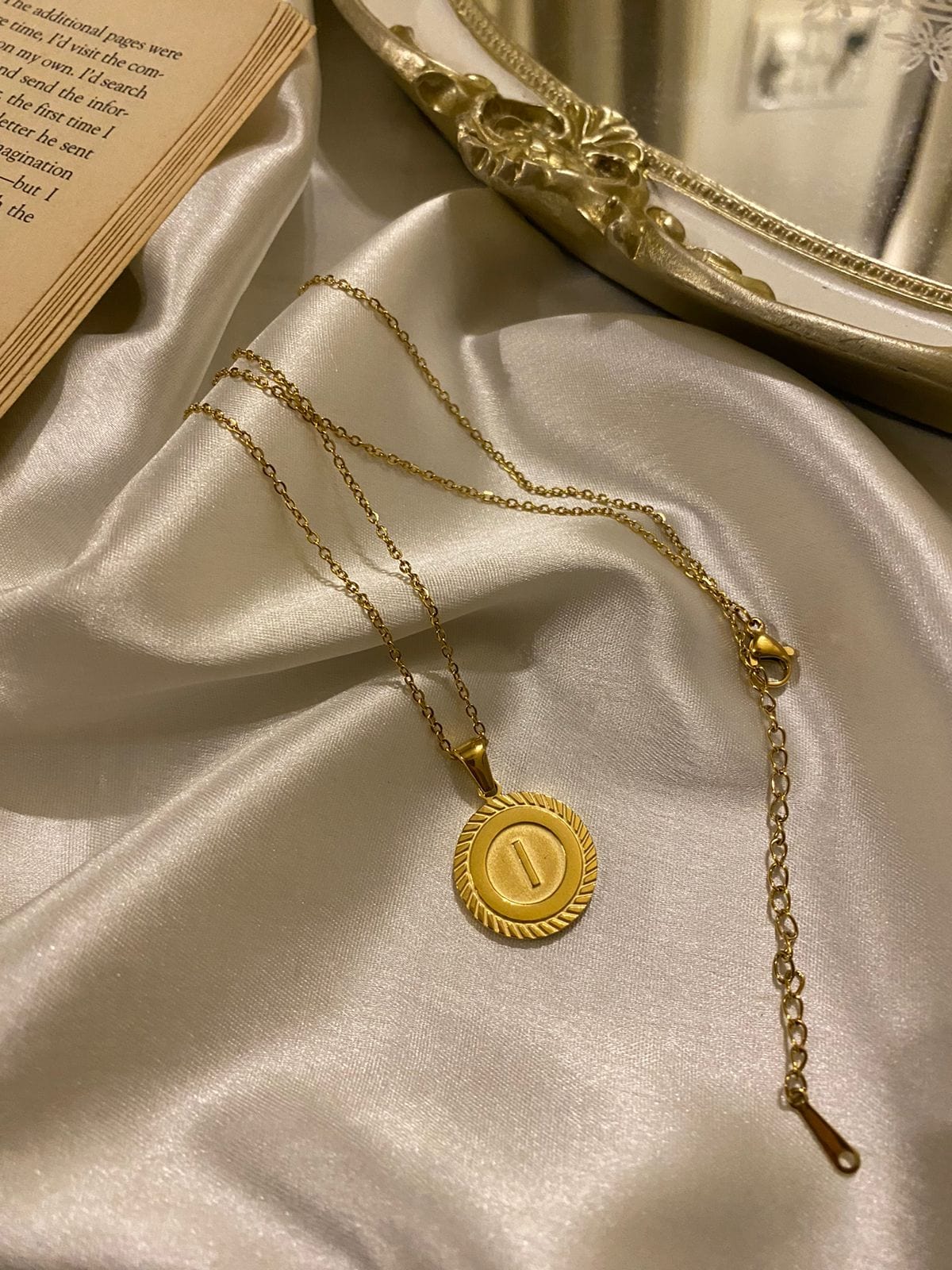 Engrave Delights Curve Molten Gold Neckchains (A-Z)