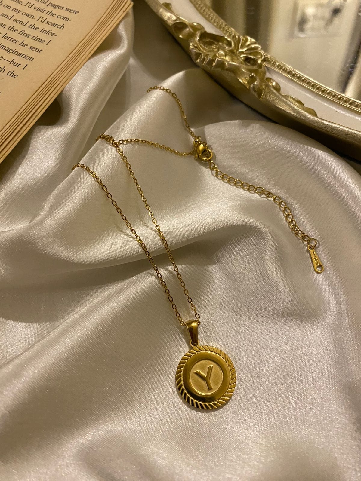 Engrave Delights Curve Molten Gold Neckchains (A-Z)