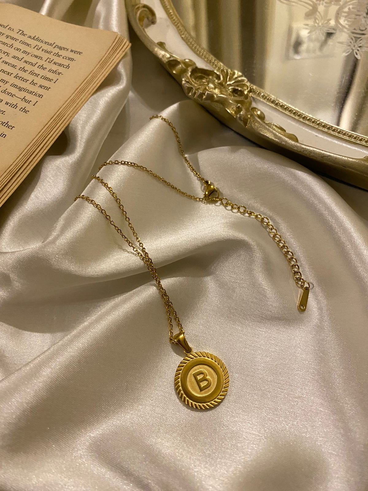 Engrave Delights Curve Molten Gold Neckchains (A-Z)