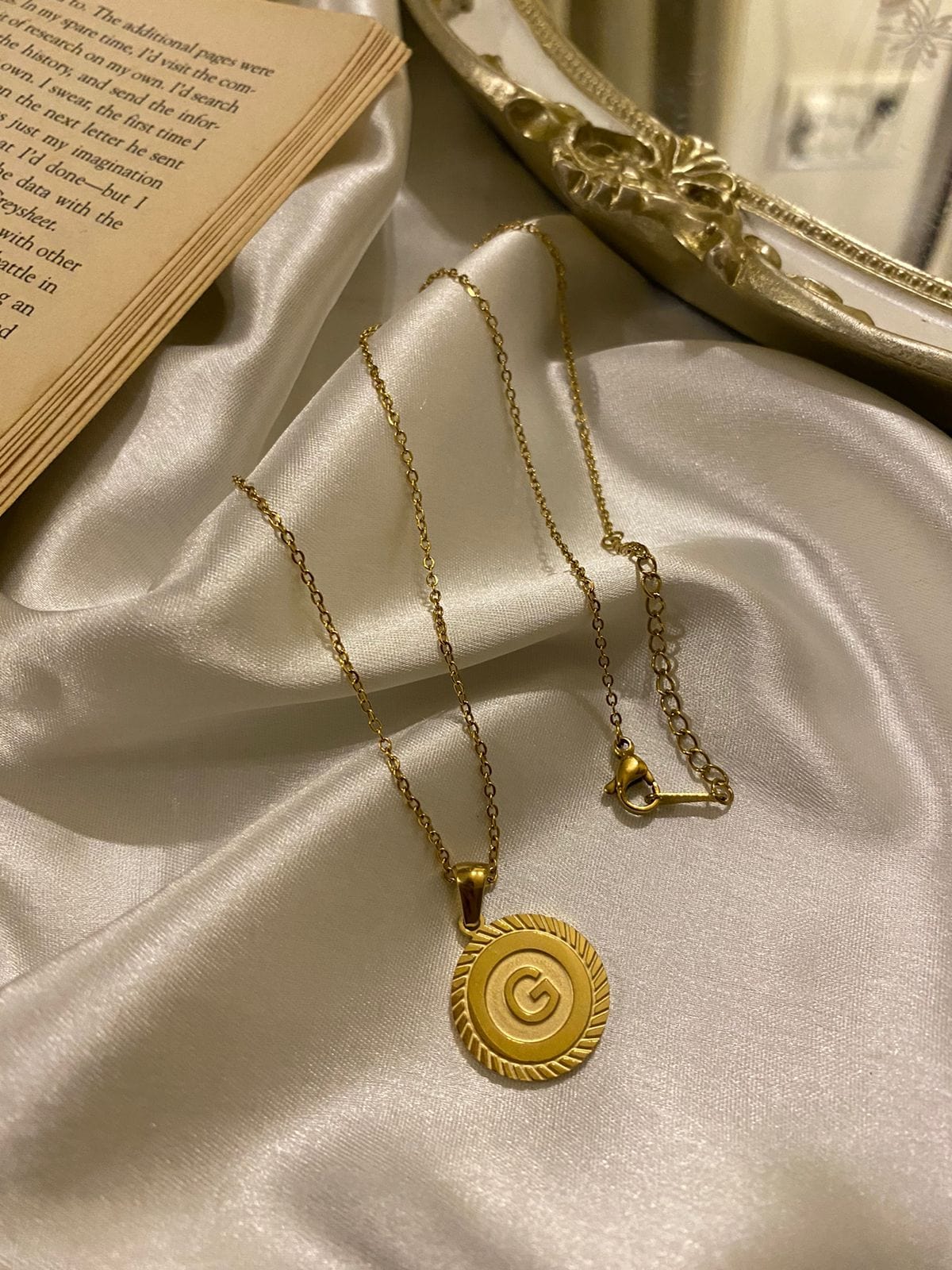 Engrave Delights Curve Molten Gold Neckchains (A-Z)
