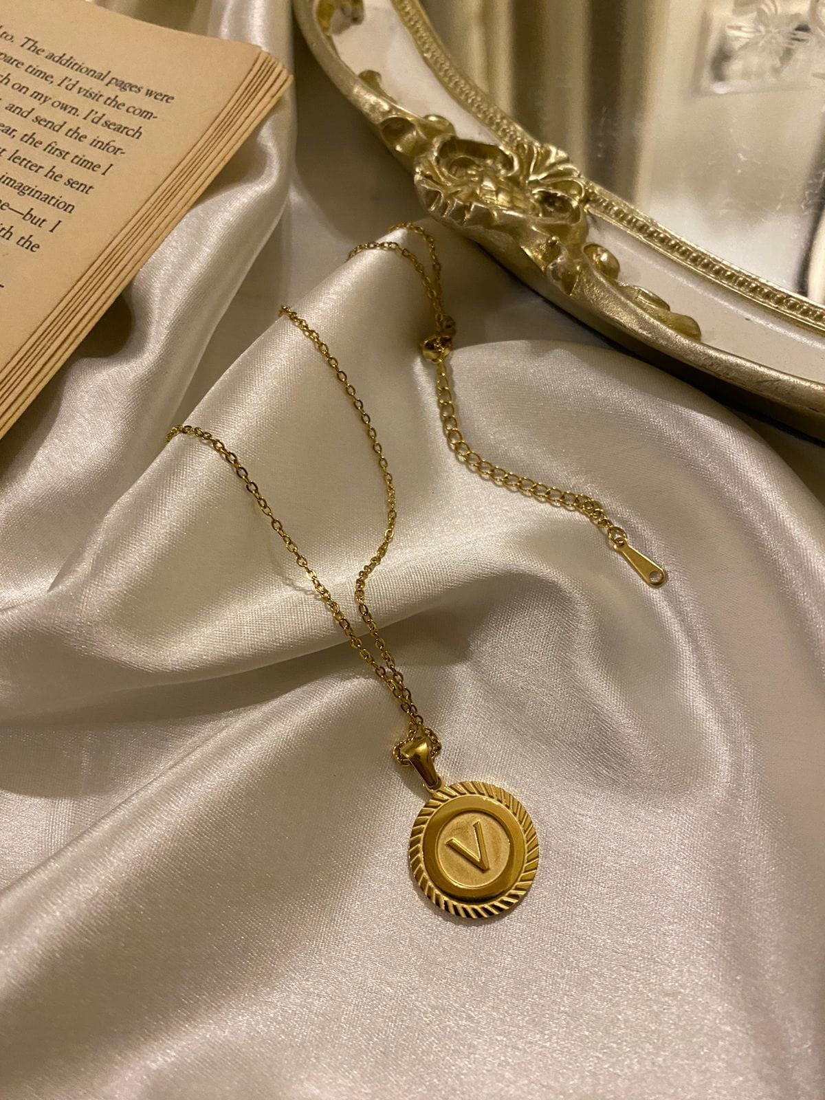 Engrave Delights Curve Molten Gold Neckchains (A-Z)