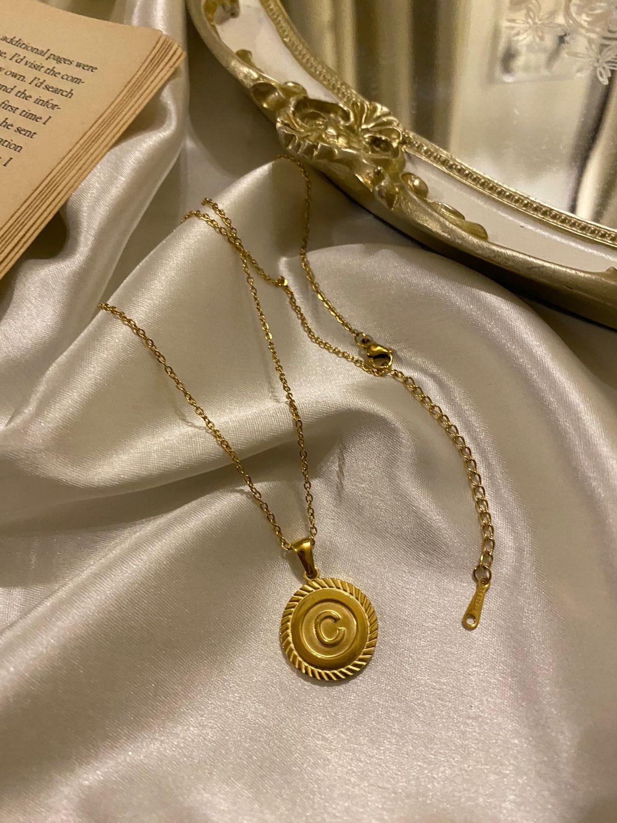 Engrave Delights Curve Molten Gold Neckchains (A-Z)