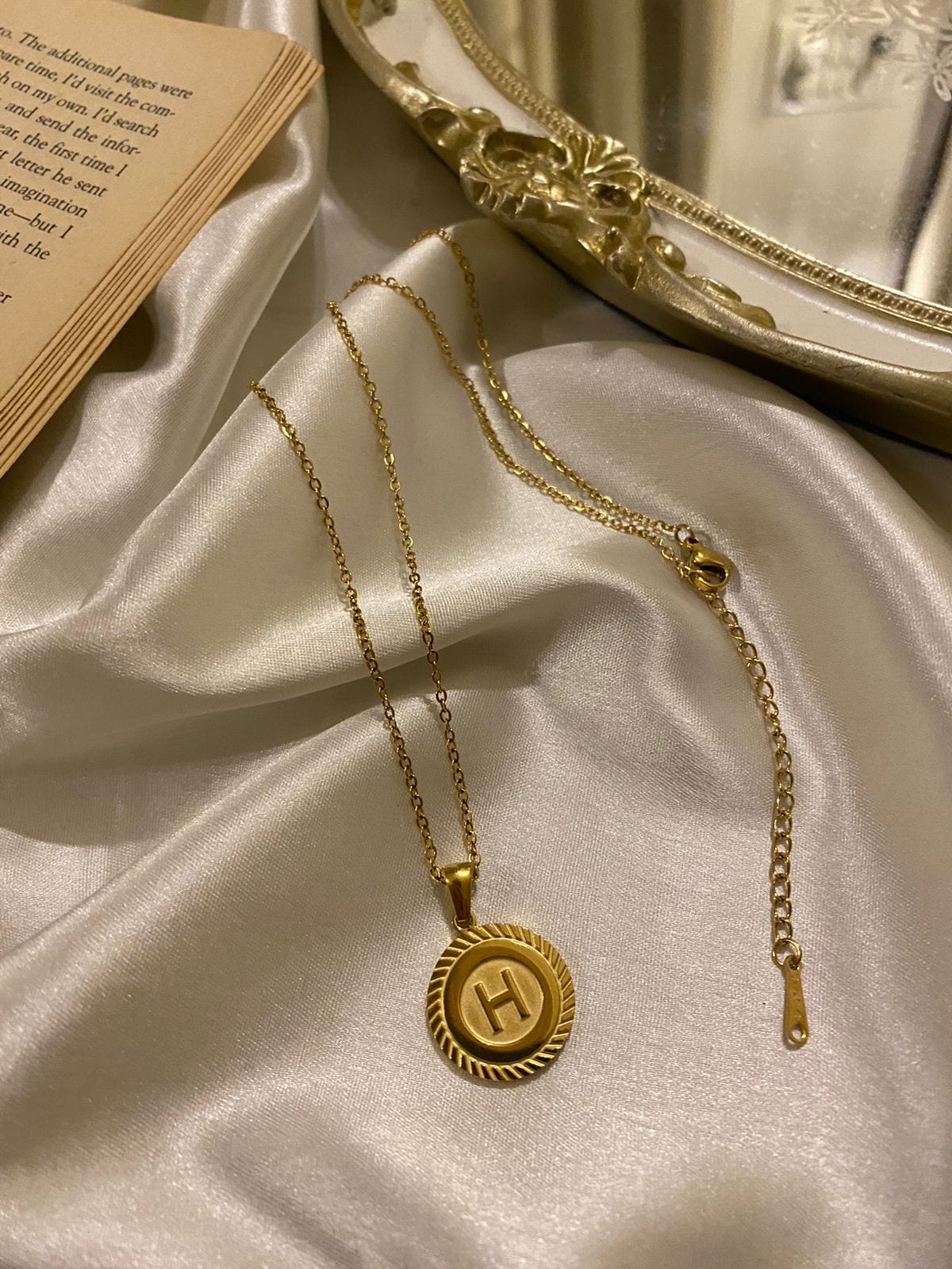 Engrave Delights Curve Molten Gold Neckchains (A-Z)