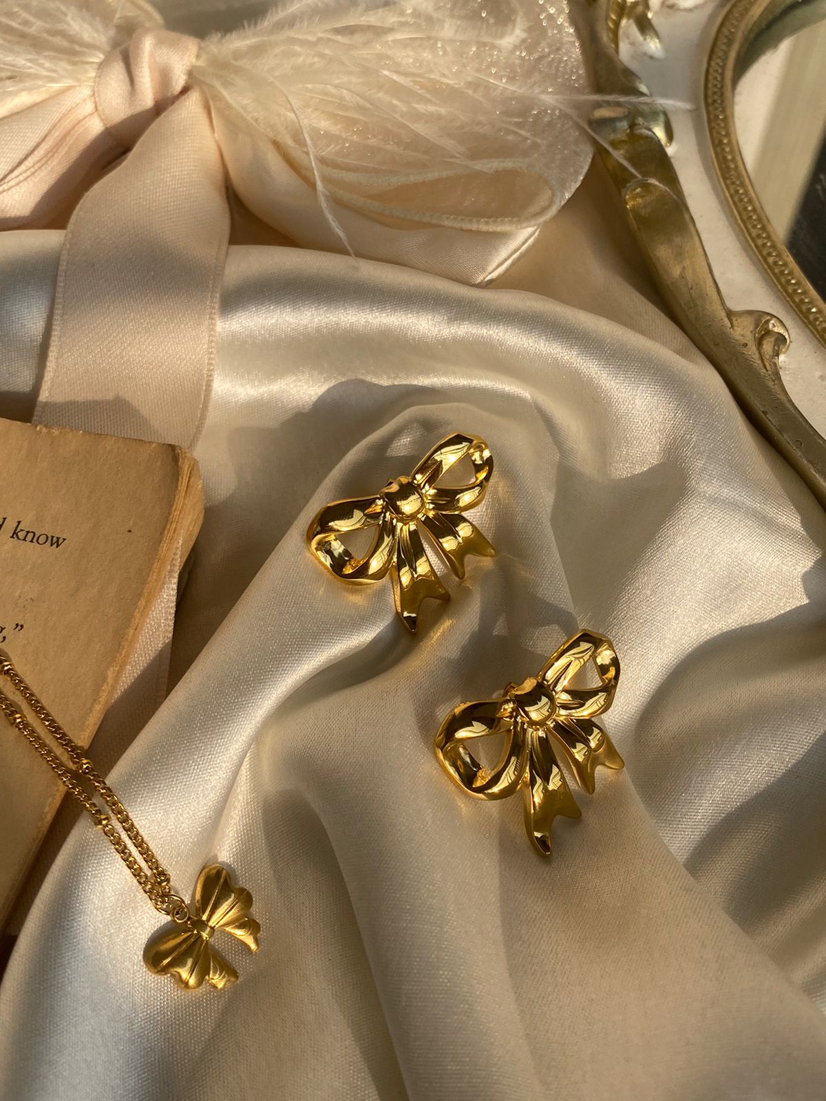 Giselle - The Cupid Bow Earrings