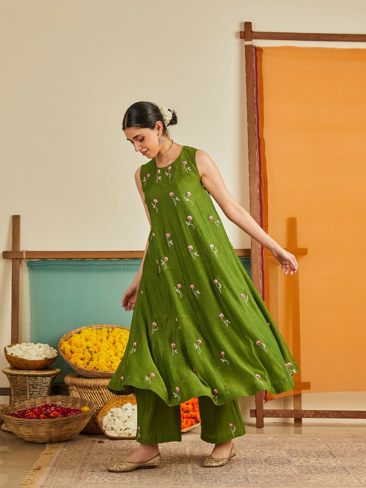 Shagufta Green Embroidered Kurta Set