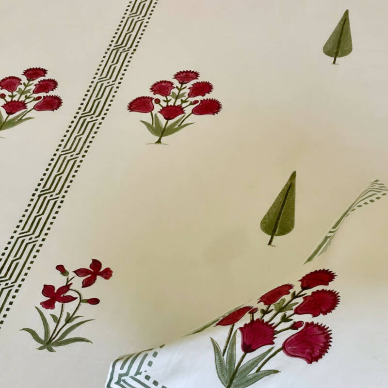 Bagh- E- Gul Magenta Bedsheet Set