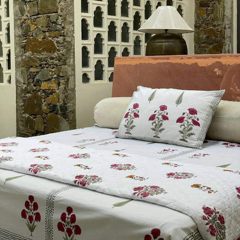 Bagh- E- Gul Magenta Bedsheet Set