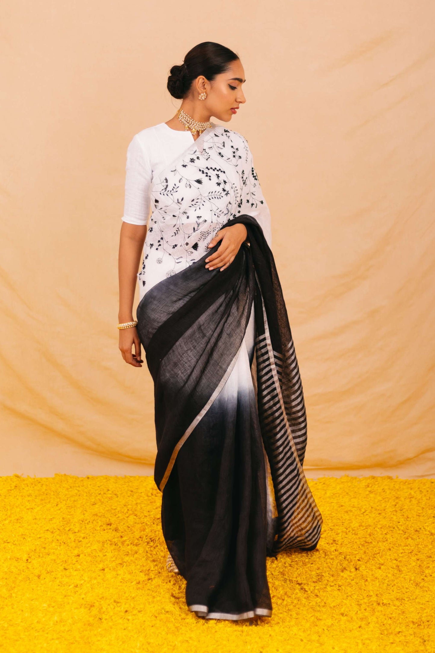 Bhavni Linen Zari Border Saree