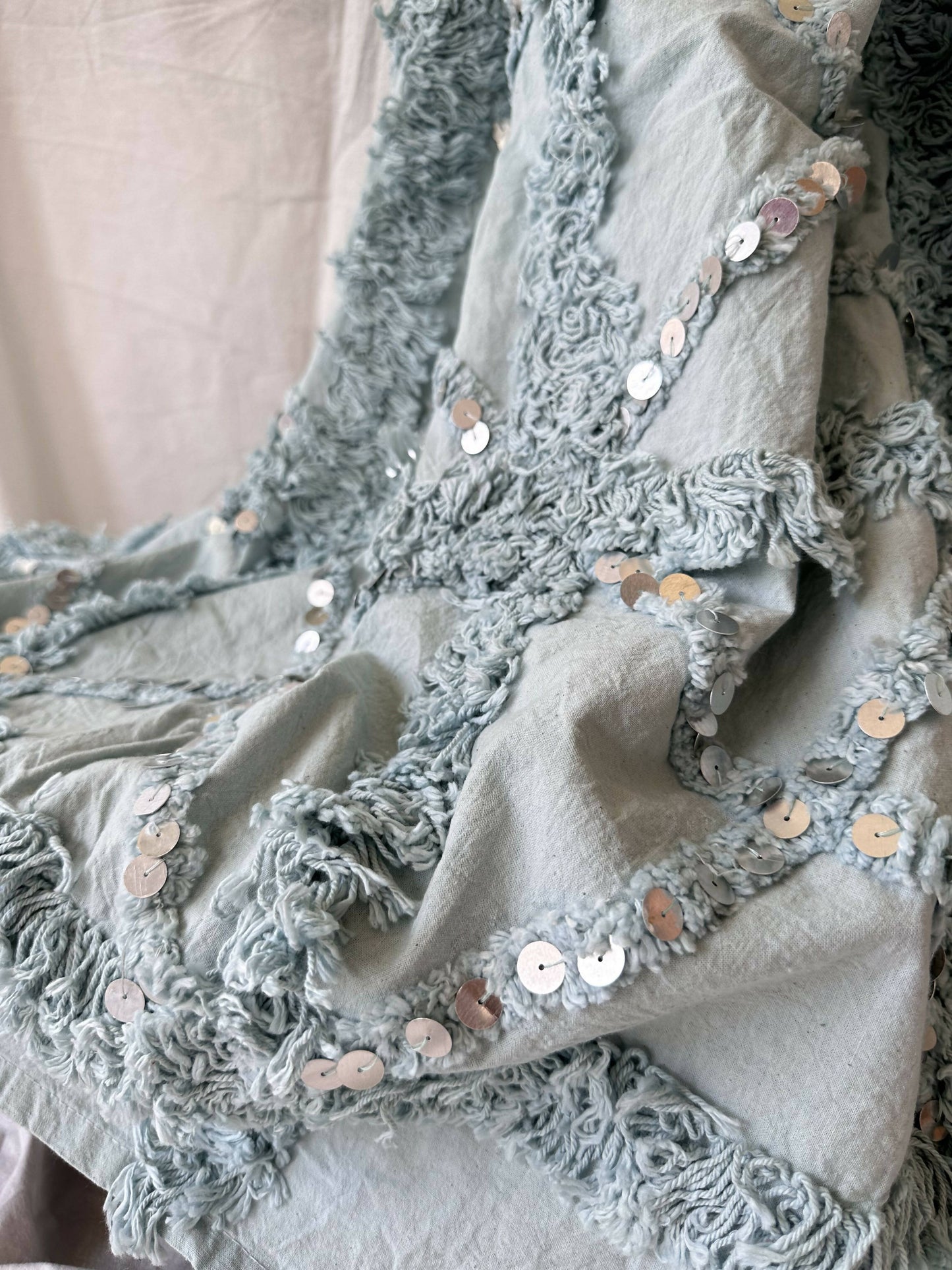 Channa Throw