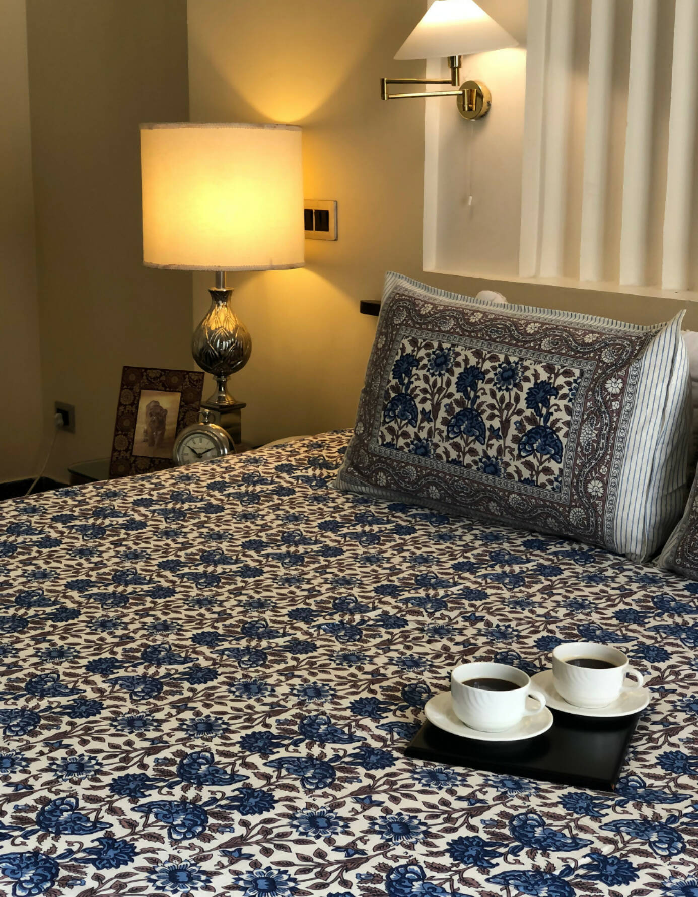 Blue Mughal Jaal Bedsheet Set