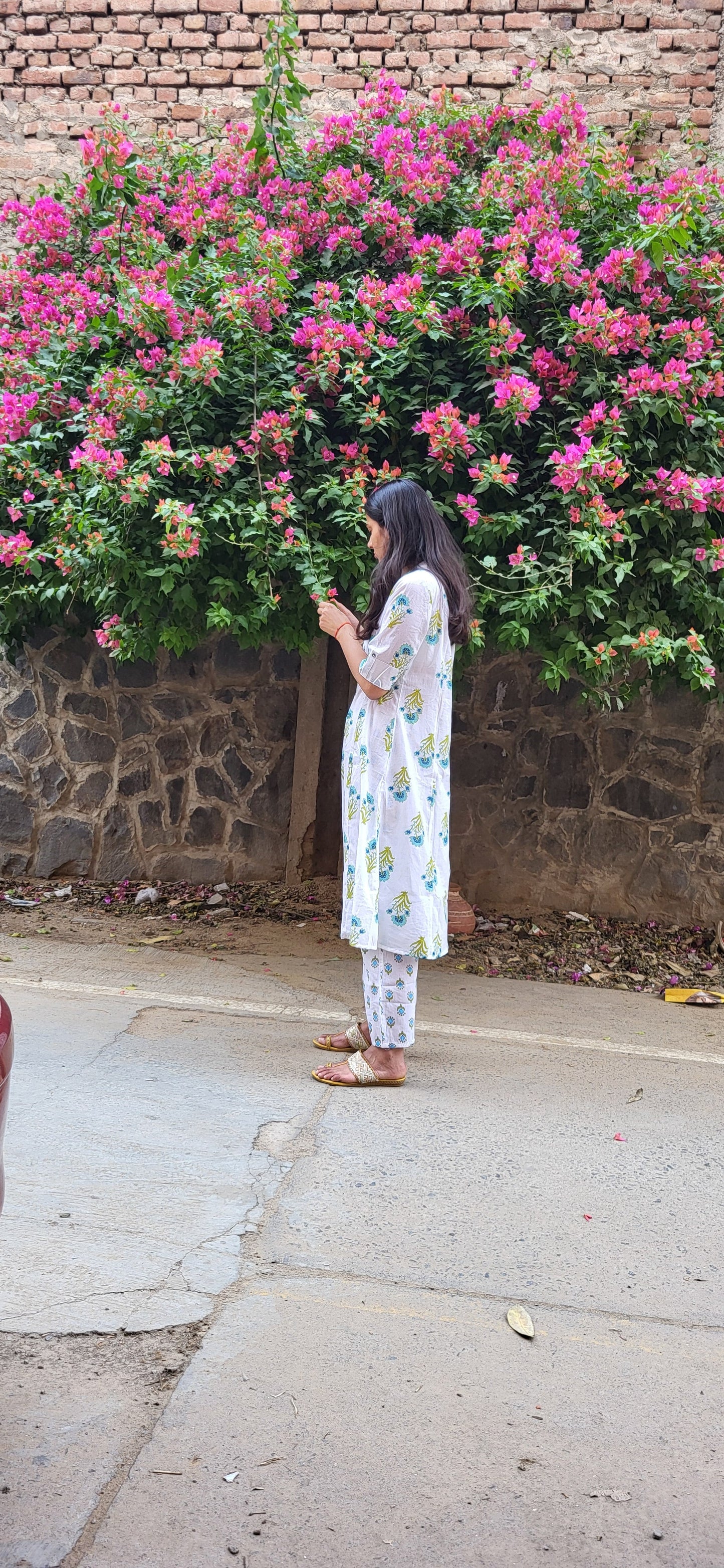 Suhani Sanganeri Floral Kurta Set