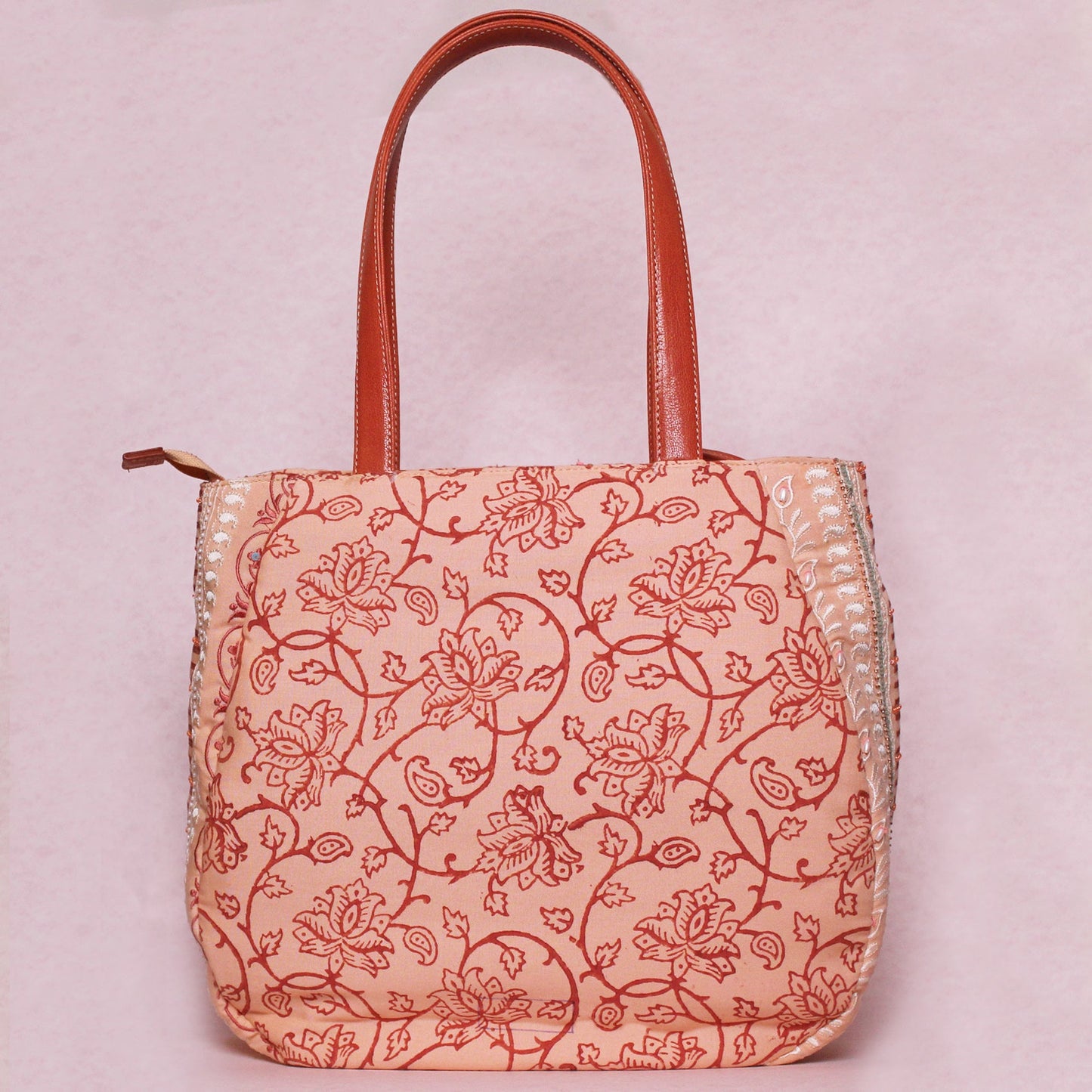 Peach Tote Bag: Your Stylish and Spacious Everyday Companion