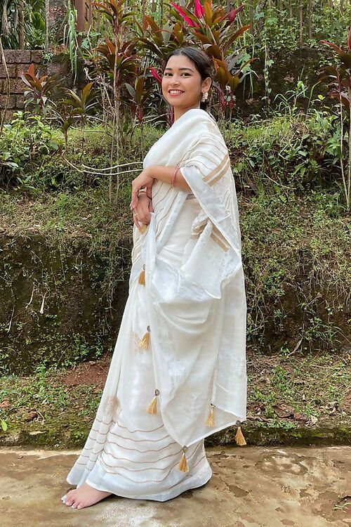 Conchas White  Linen Saree