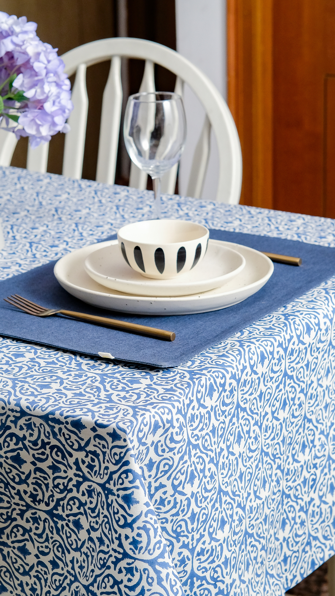 Whispers of the Sea Wipeable Anti-slip Cotton Tablecloth - ROUND