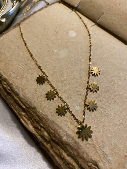 Fauna Dangling Charms Neckpiece