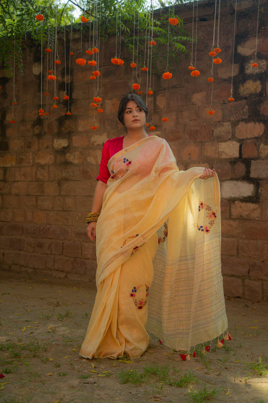 Off-white Sunehri Saree