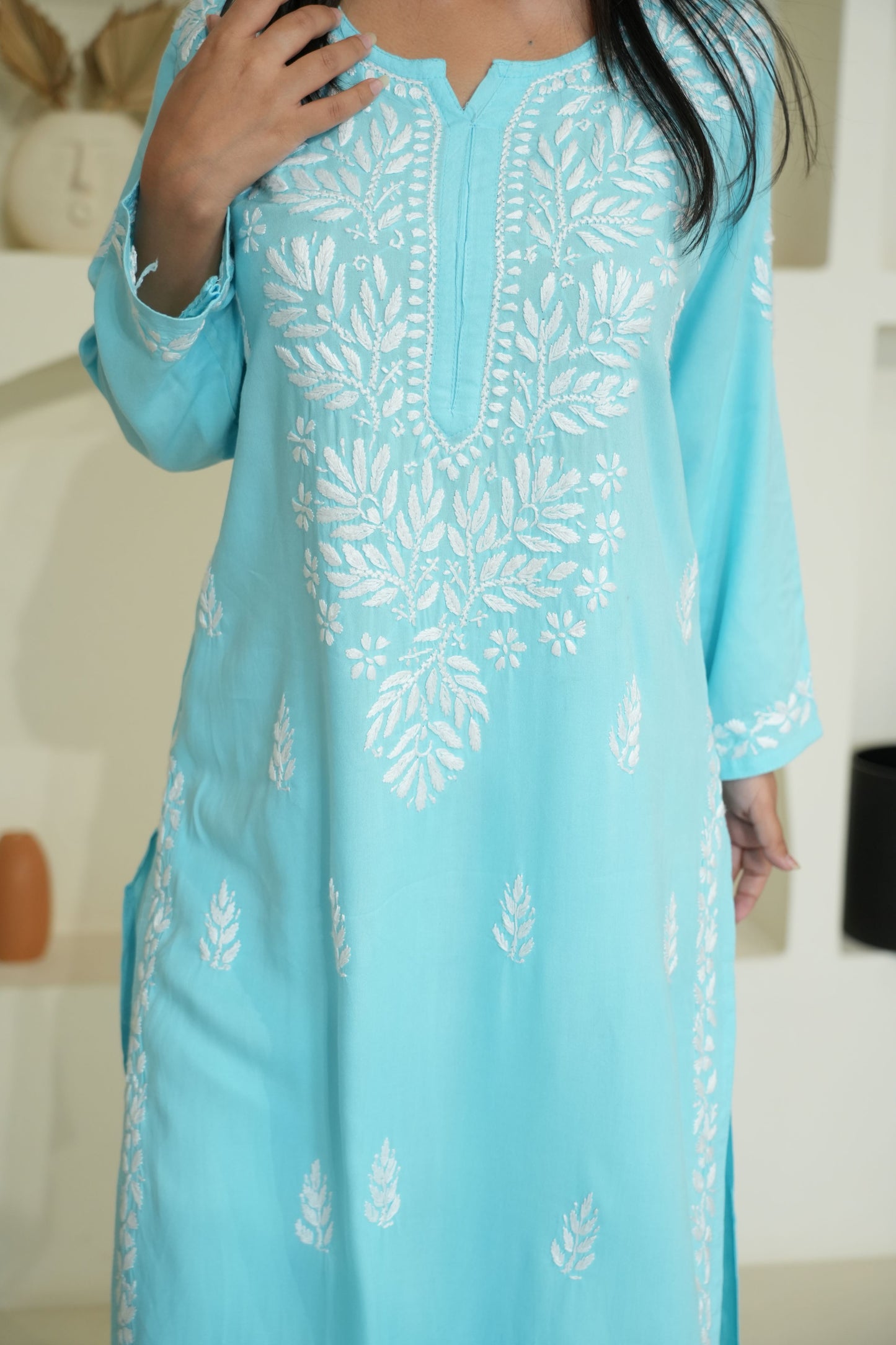 Zainaab Chikankari Set