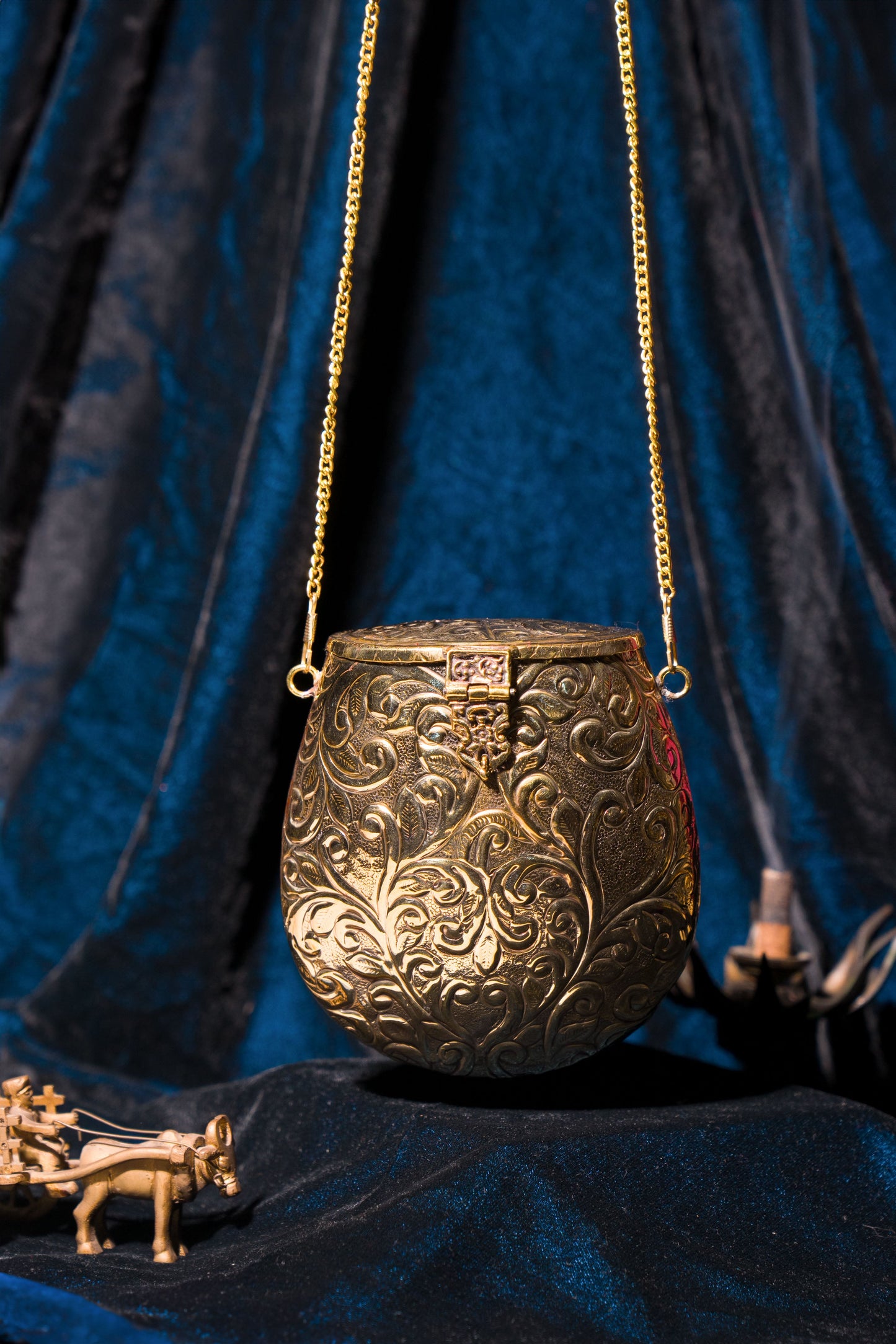 Aafreen Vintage Brass Bucket Minaudiere