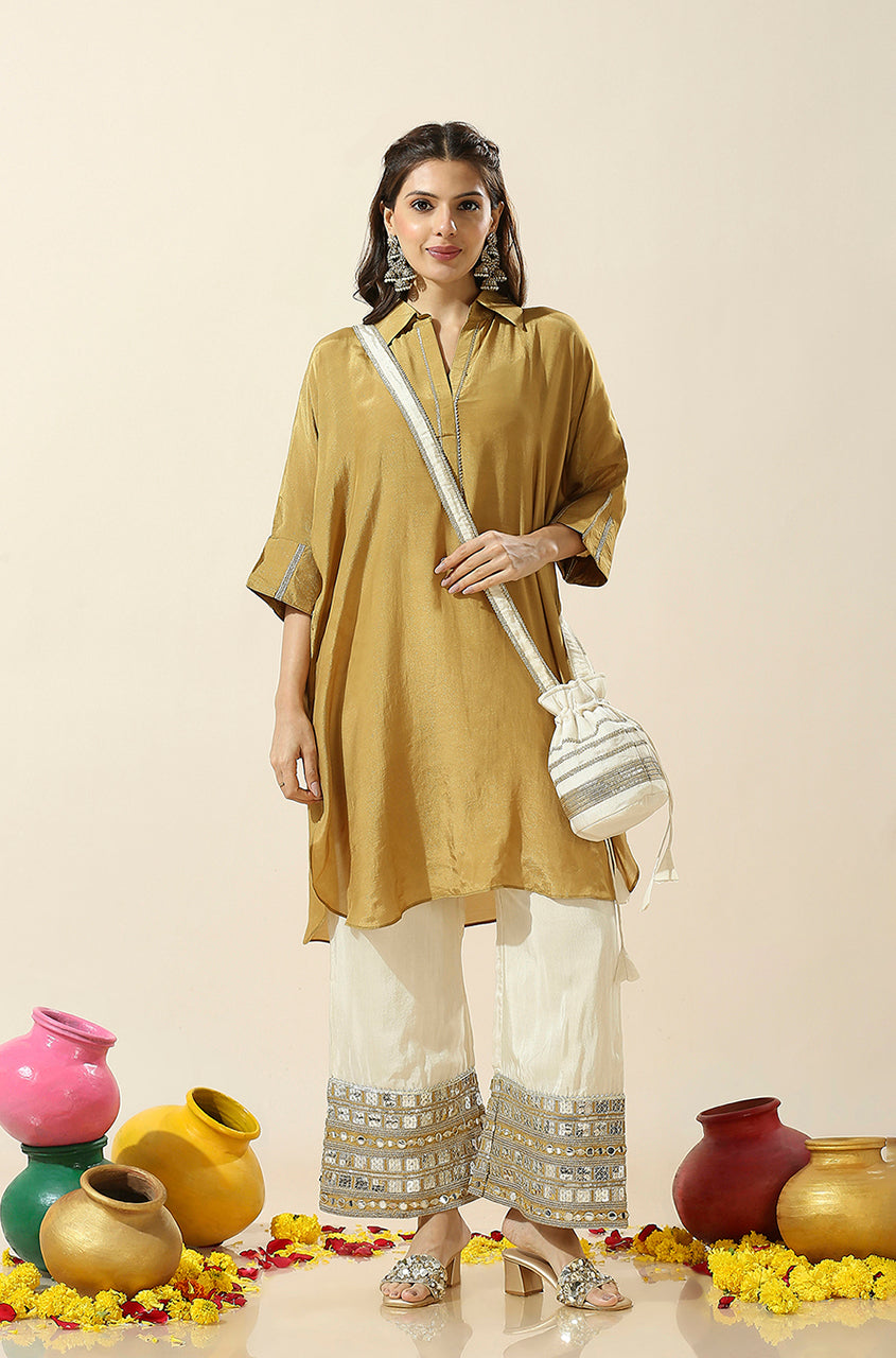 Raas Mustrad Shimmer Batwing Two Piece Kurta Set with Potli Bag