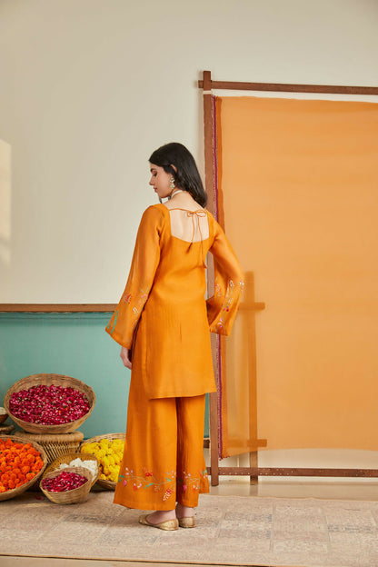 Saanjh Hand-embroidered Kurta Set