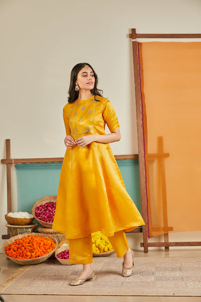 Zareen Yellow Silk Linen Kurta Set