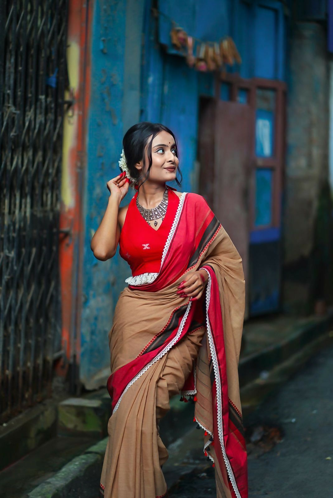 Bela Bose Brown Handwoven Saree