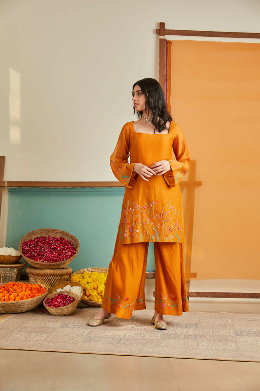 Saanjh Hand-embroidered Kurta Set