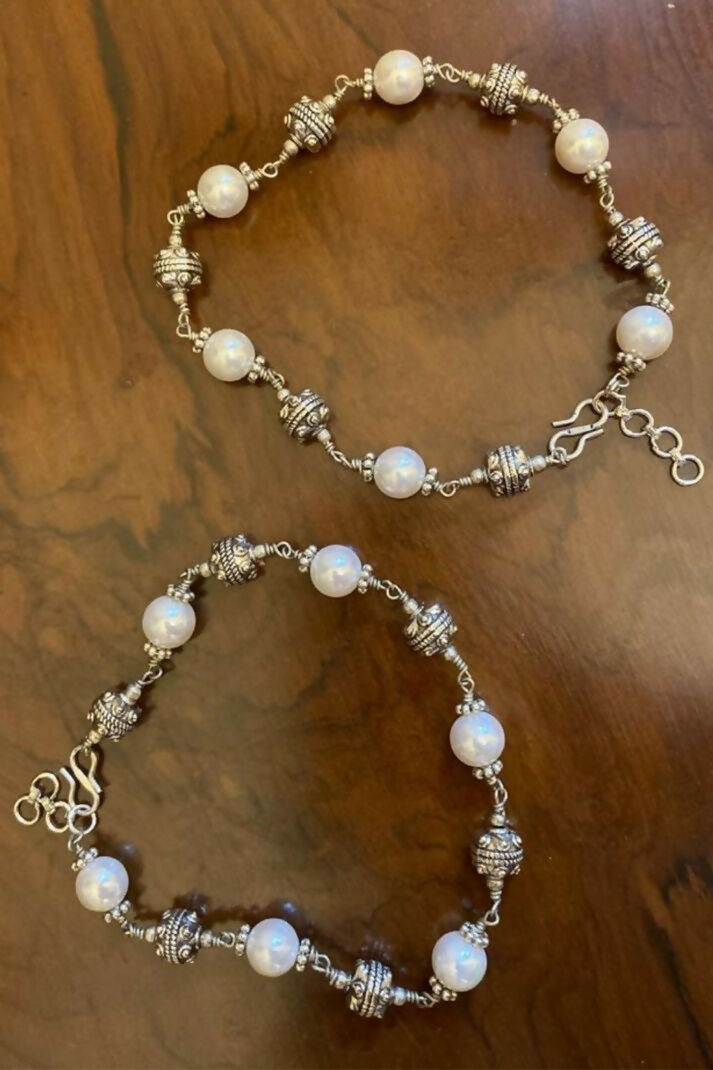 Carved Beads Pearl Anklet