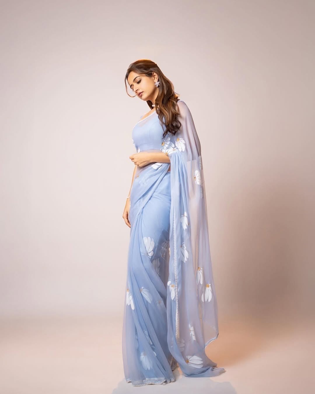 Ash Blue Half-Daisies Chiffon Saree