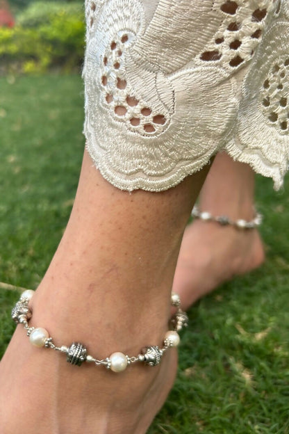 Carved Beads Pearl Anklet