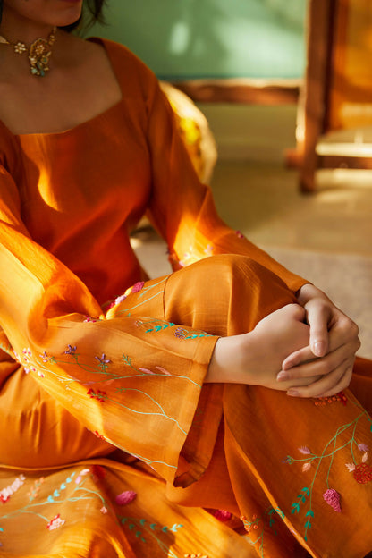 Saanjh Hand-embroidered Kurta Set