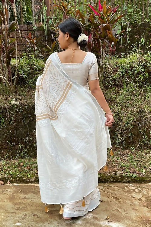 Conchas White  Linen Saree