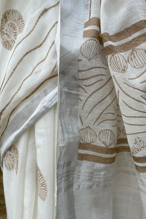 Conchas White  Linen Saree