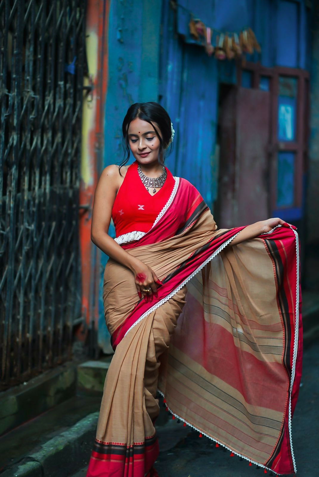 Bela Bose Brown Handwoven Saree