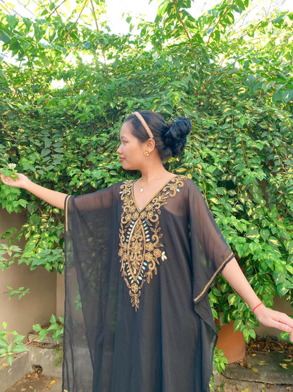 Mahnoor Short Kaftan with Golden Embroidery