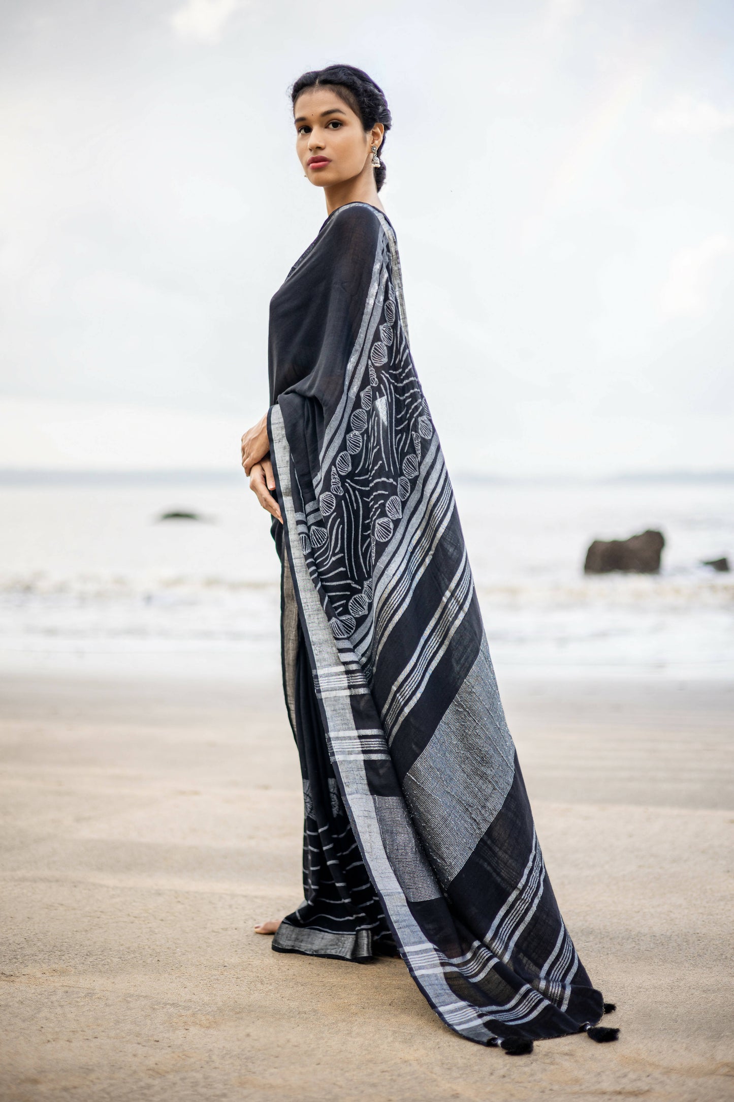 Conchas Linen Saree