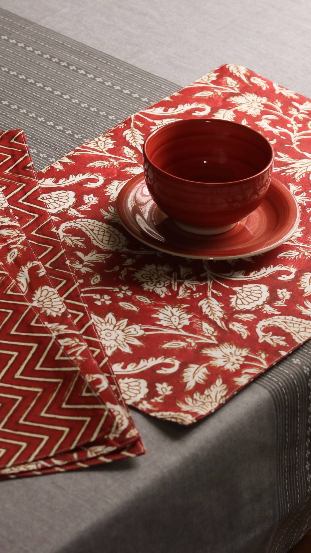 All Over Red Wipeable & Reversible Cotton Placemats