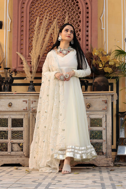 Vaniki Off White Chiffon Anarkali Set