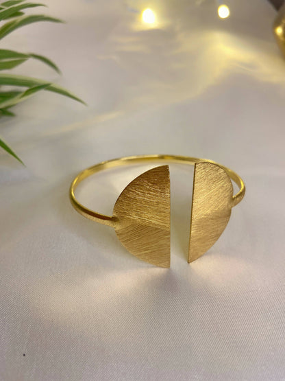 2 Semicircles Adjustable Bangle