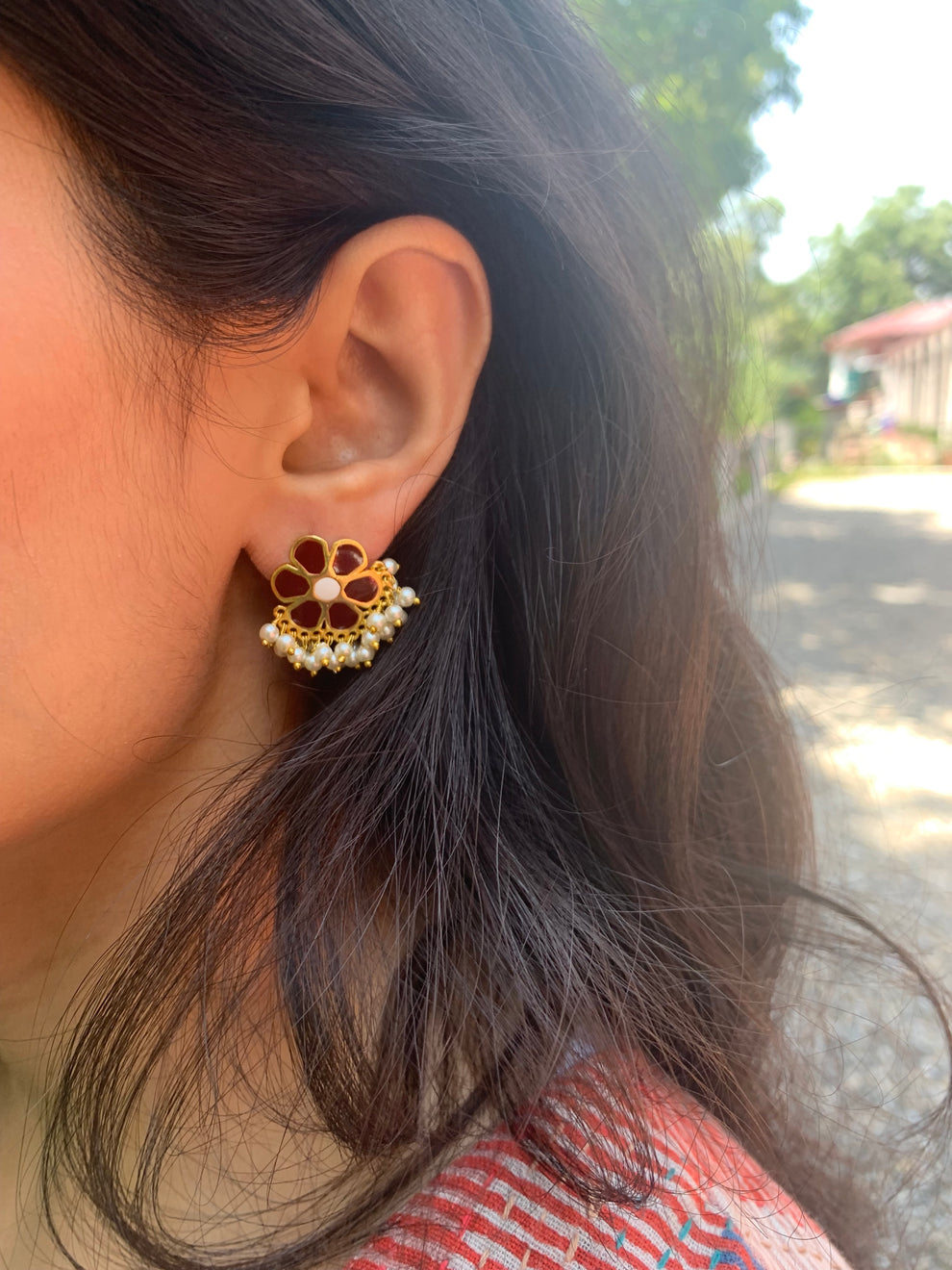 Mogra Studs (Burgundy)