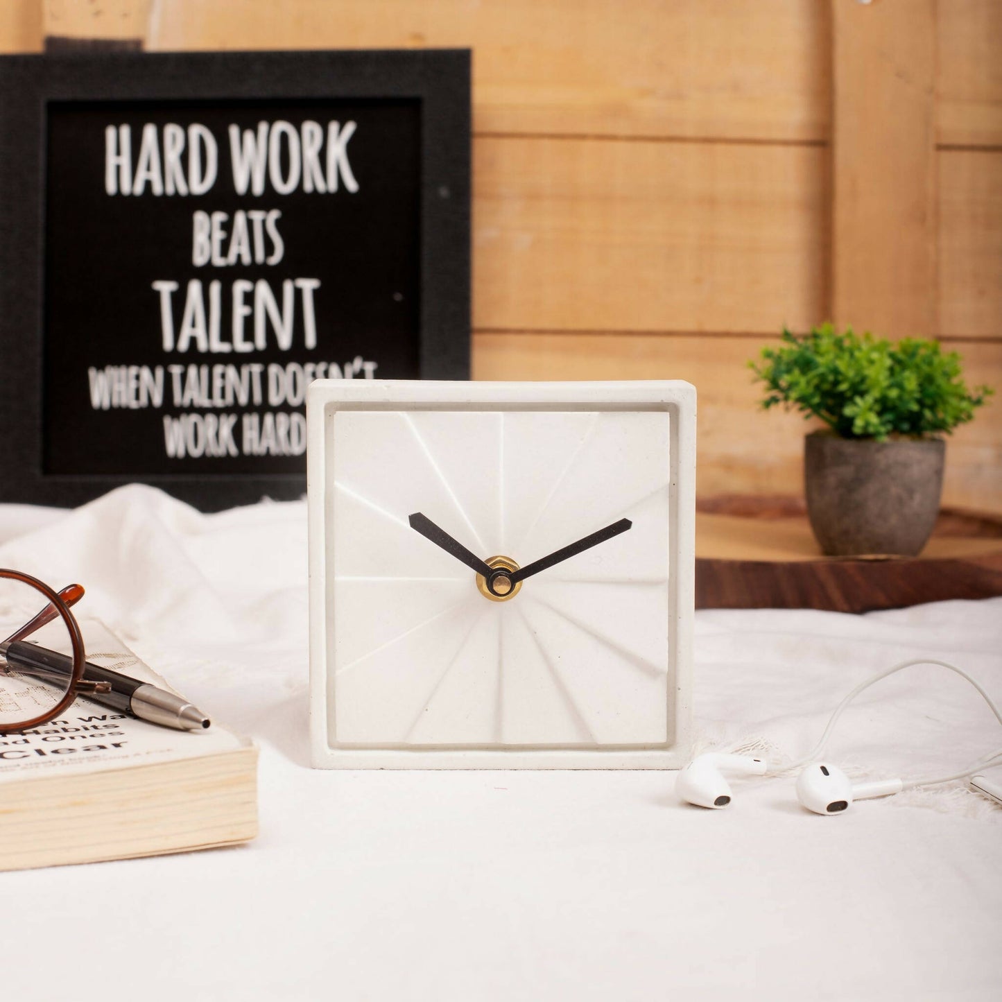 Table Clock - Elegance