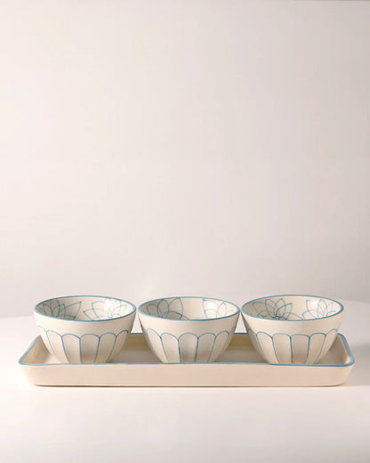 Meera- Serving set of 3 bowls with tray