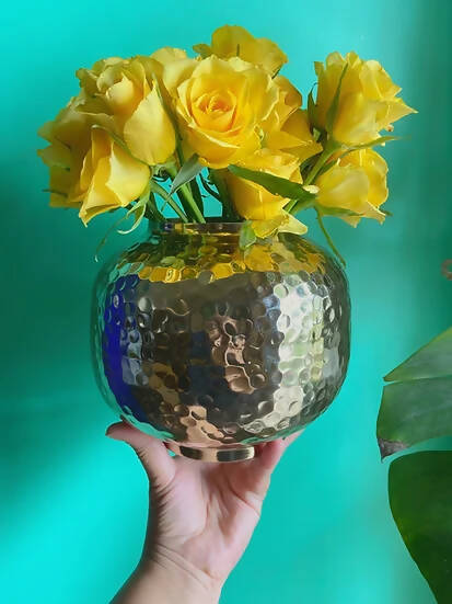 Pot Vase in Hammered Gold Finish