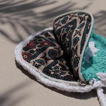 Blue Daisy crochet pouch