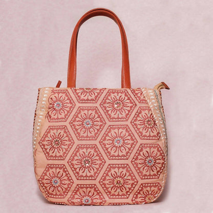 Peach Tote Bag: Your Stylish and Spacious Everyday Companion