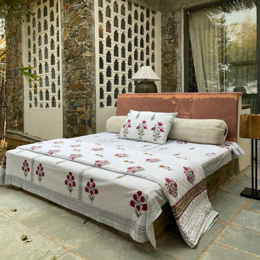 Bagh- E- Gul Magenta Bedsheet Set