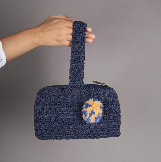 Duffel crochet Hand Pouch